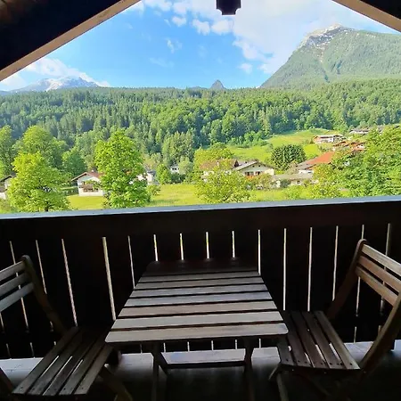 Resch Apartman *